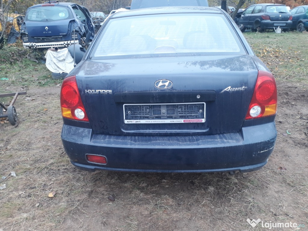 Bara spate hyundai accent