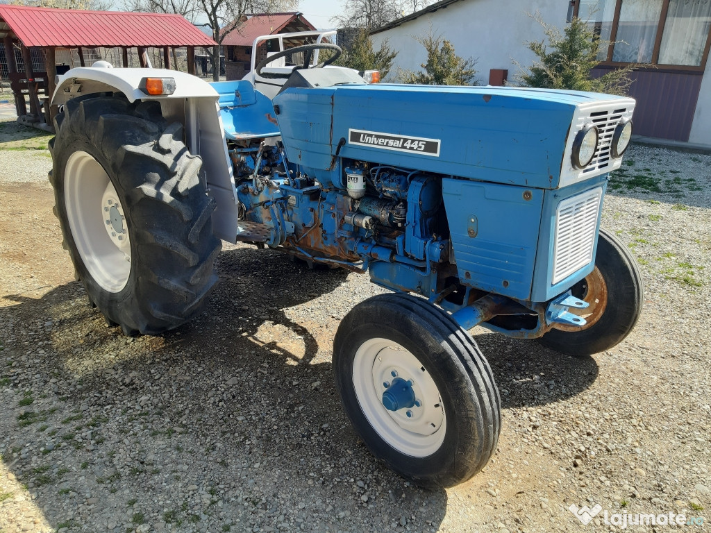 Tractor Universal 445 cu 2 manete