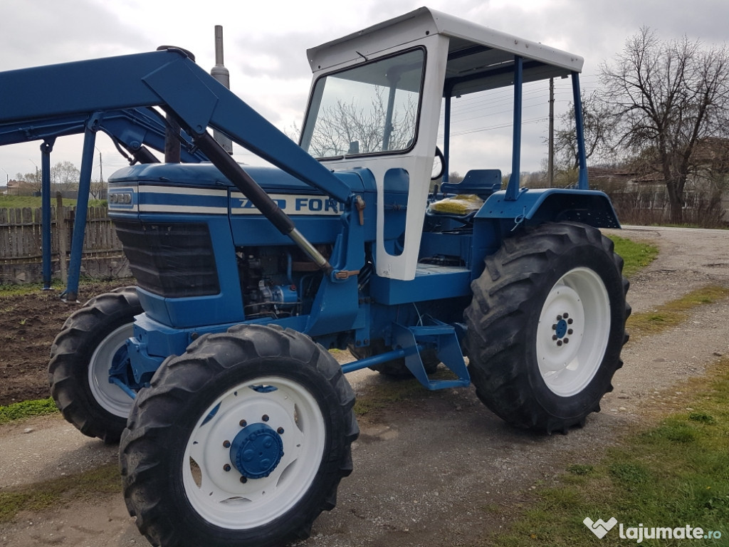 Tractor ford 7700