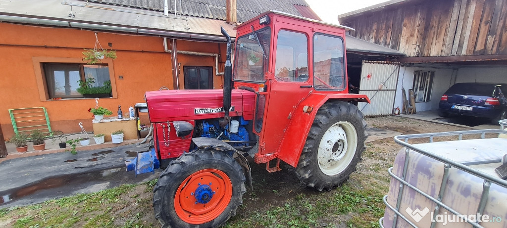 Tractor Universal 445 DT
