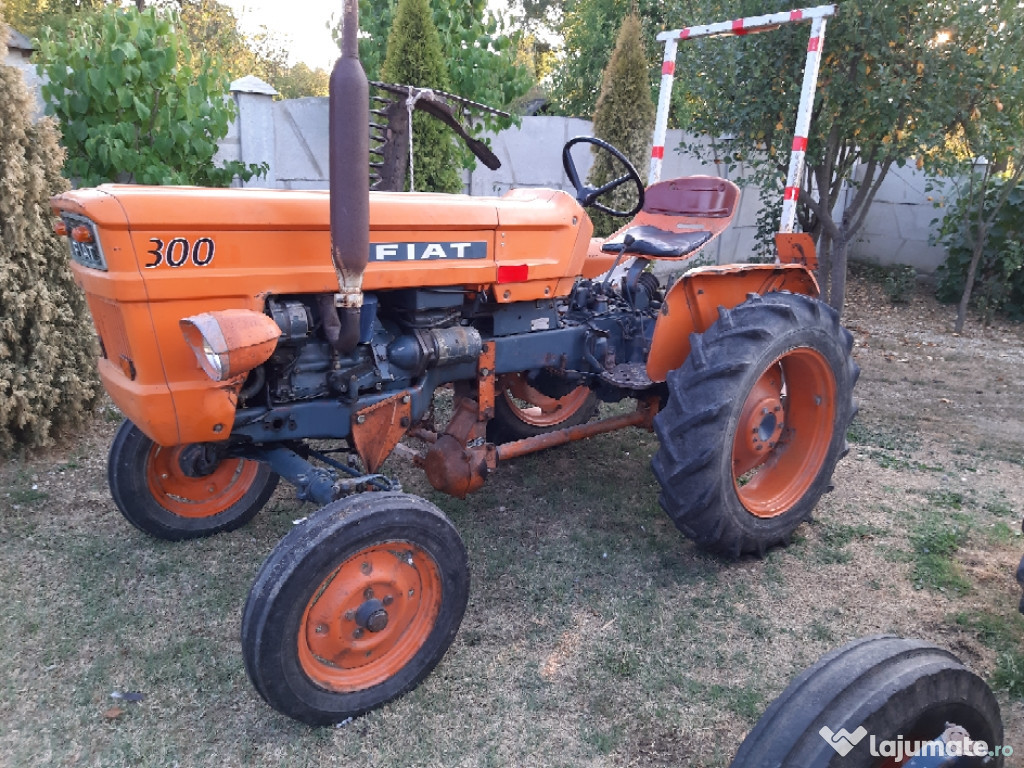 Tractor Fiat 2 pistoane cu cositoare laterala, carte RAR