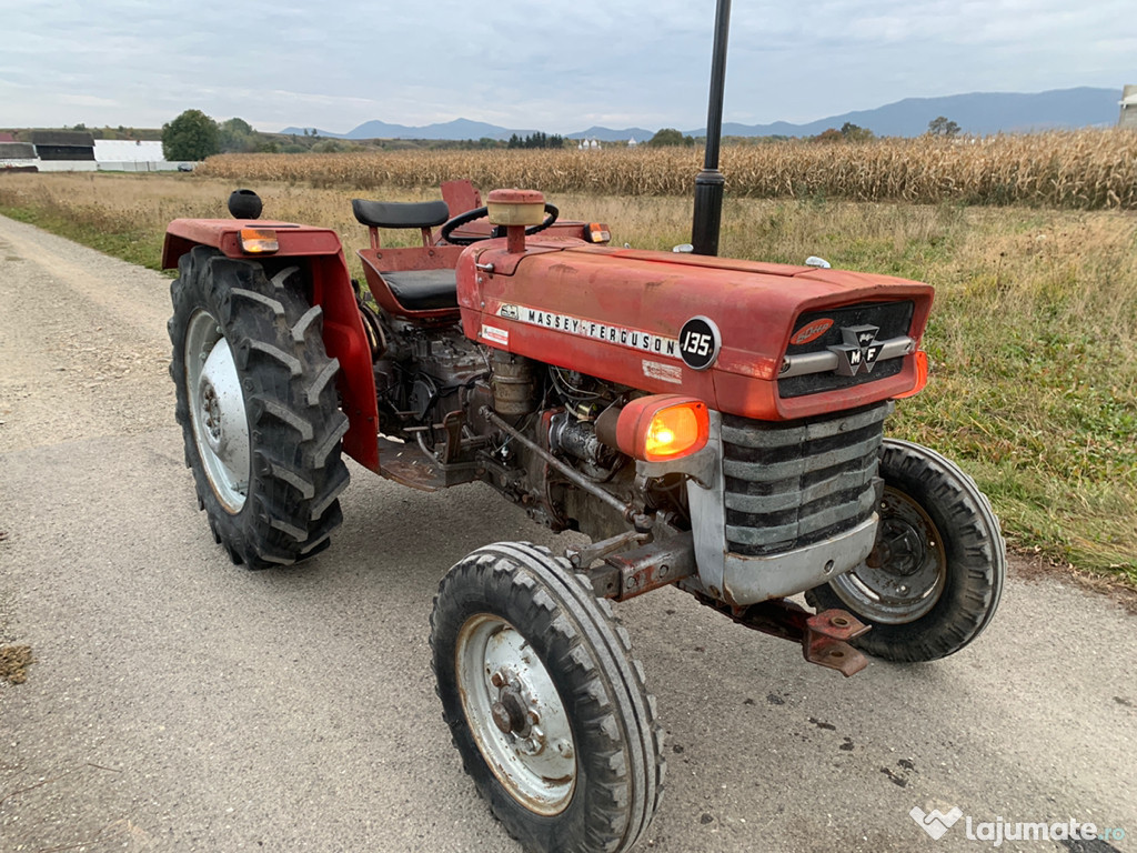 Massey-Ferguson 135 . Recent adus!!