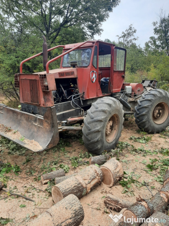 Tractor articulat forestier (TAF)