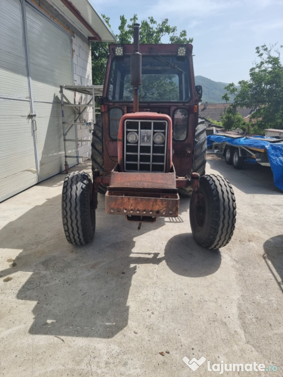 Tractor international 674