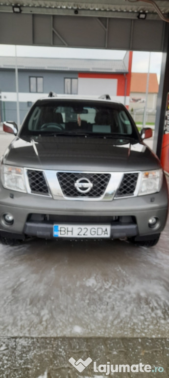 Nissan Pathfinder sau schimb