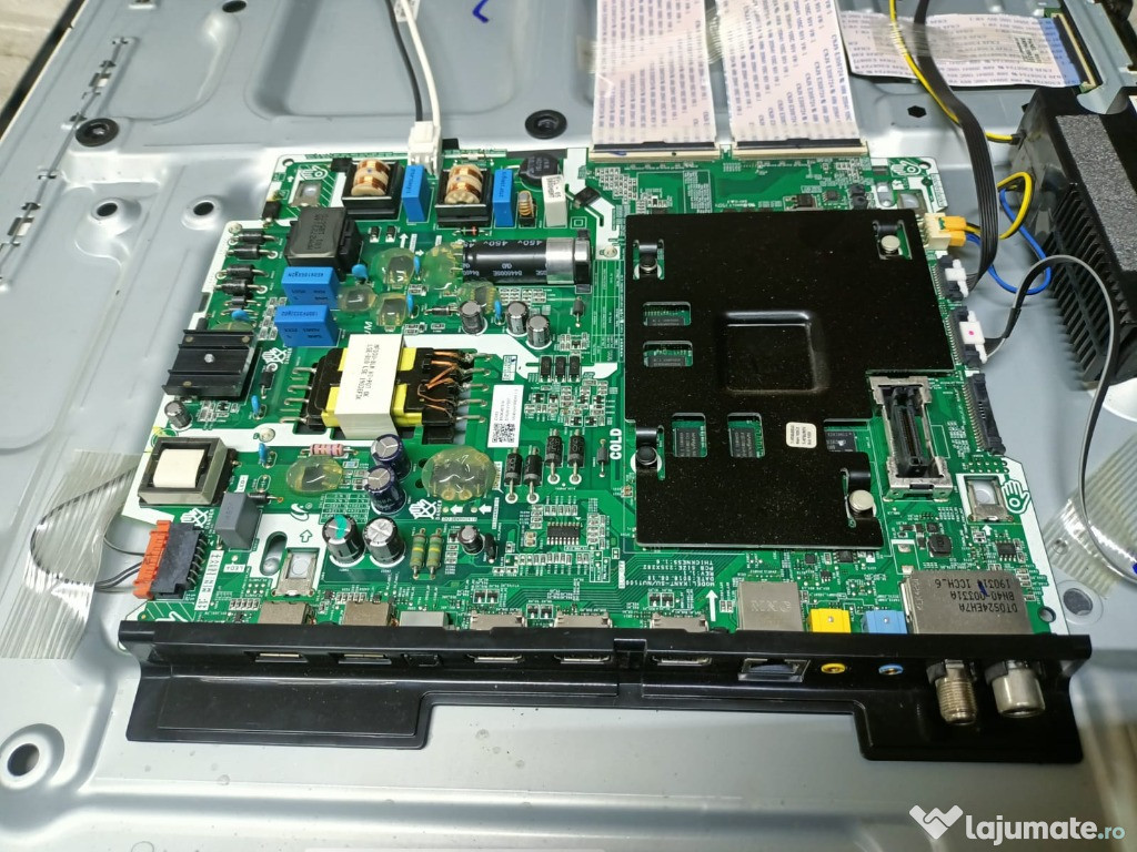 Mainboard BN96 46781A din Samsung UE40NU7182U cu ecran spart