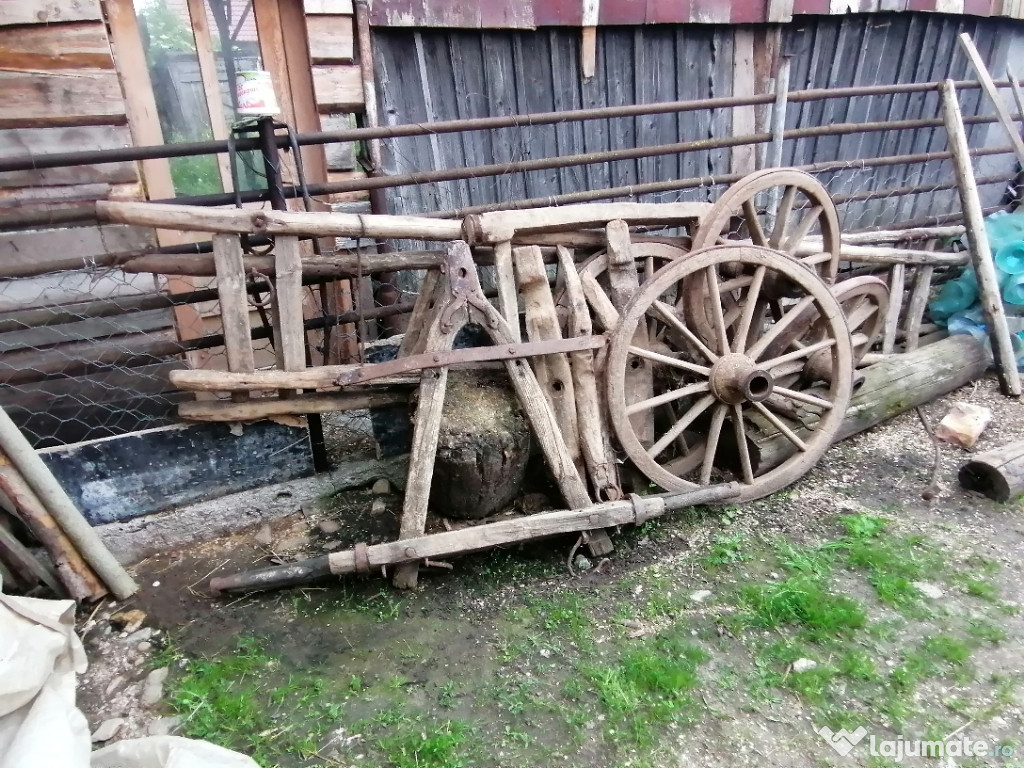 Componente car vechi din lemn pentru boi