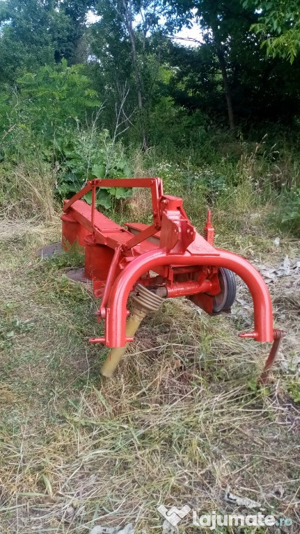 Coasa după tractor