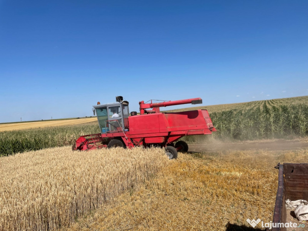 Combina Massey Ferguson 530 cu Aer condiționat.