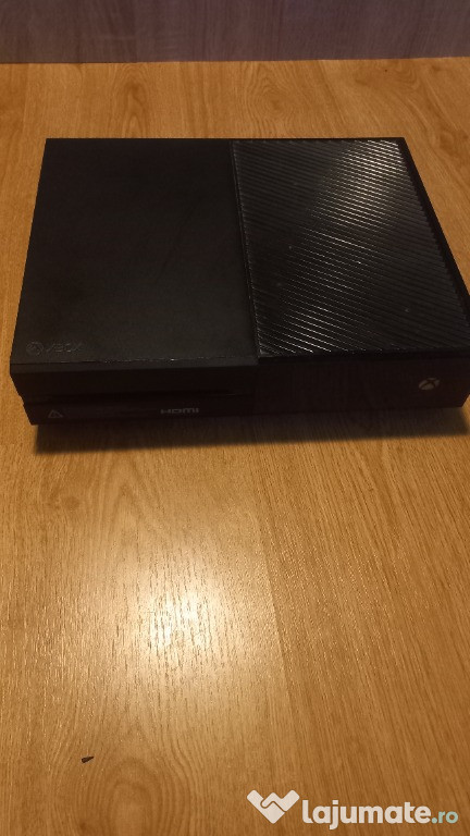 Xbox one(500gb) +o manetă+8 jocuri