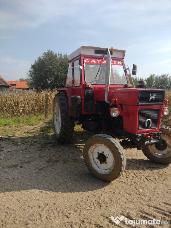 Tractor Universal 650