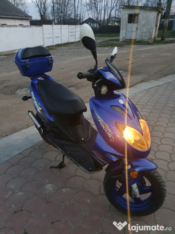Scuter 49cm adus recent