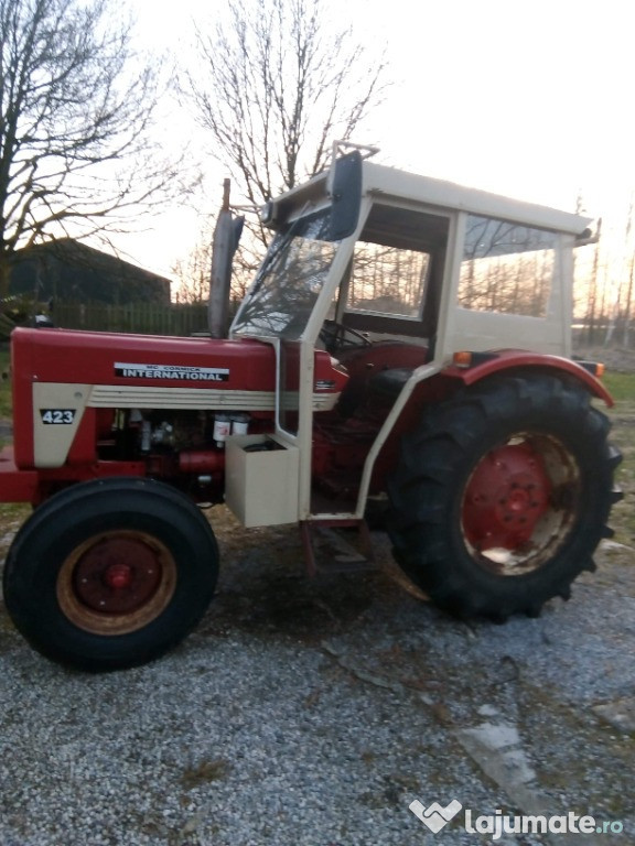 Tractor internațional.