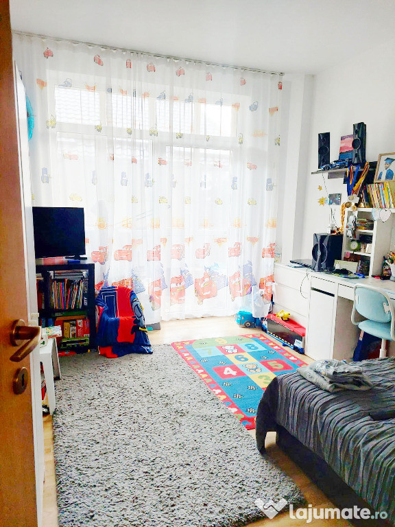 Apartament in Sinaia cu 3 camere, 2 bai si 2 balcoane
