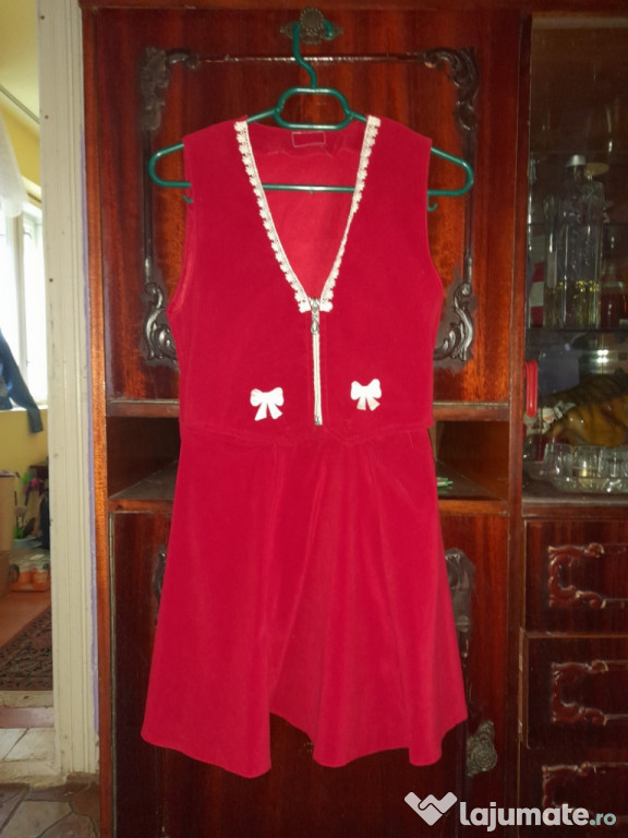 Rochiță pentru fetiță de 5 ani.