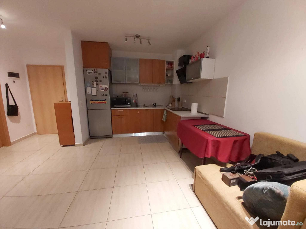 Apartament 2 camere decomandat - zona Avantgarden