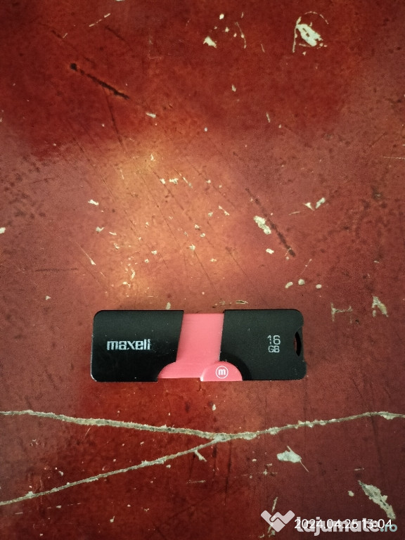 Stick USB Maxell de 16 GB