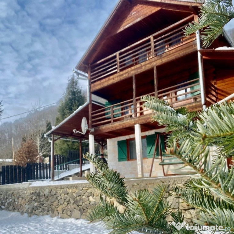 Cabană la Coada Lacului Tarnița