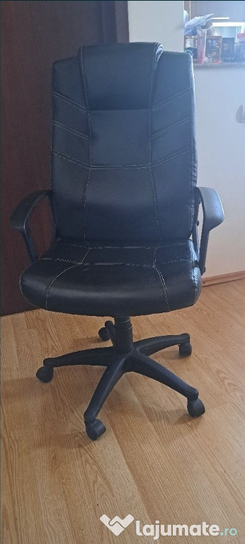Vând scaun directorial pentru birou