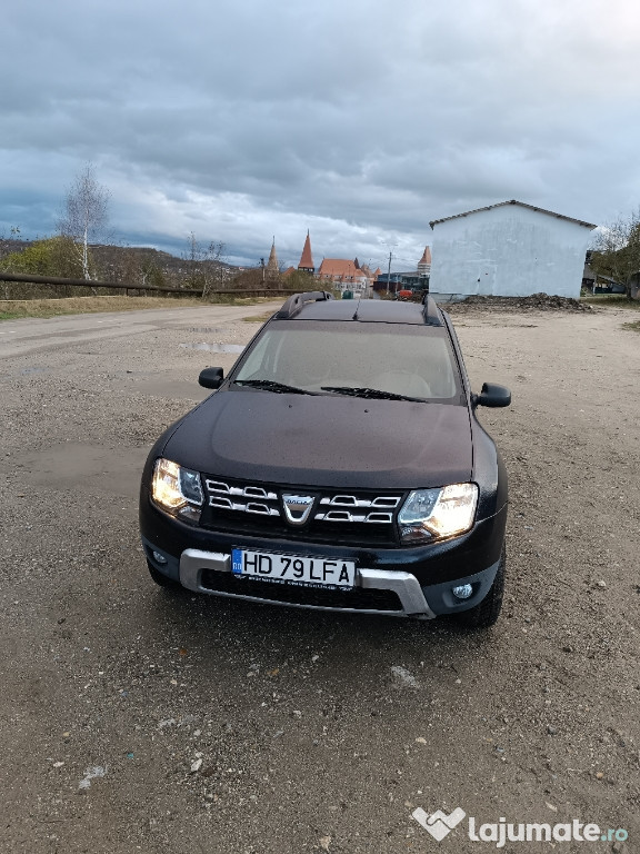 Vând Dacia Duster 2016