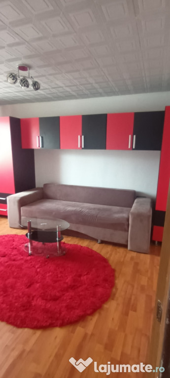 Vănd apartament doua camere zona foarte buna