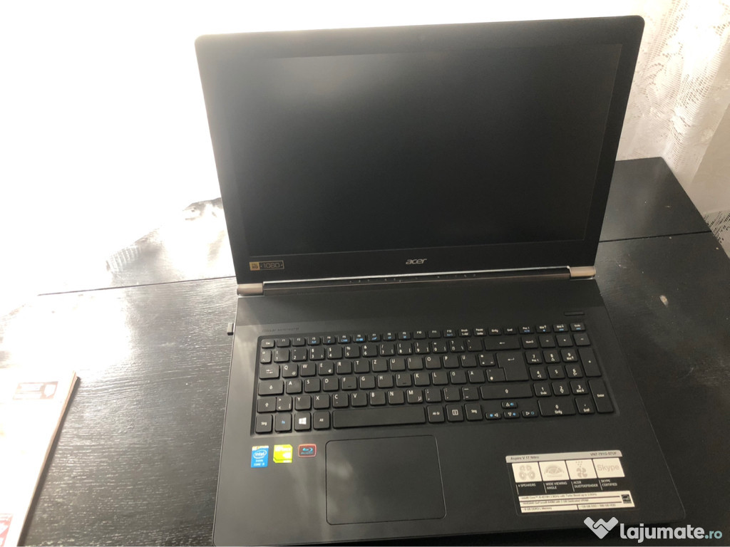 Laptop Acer Aspire V17