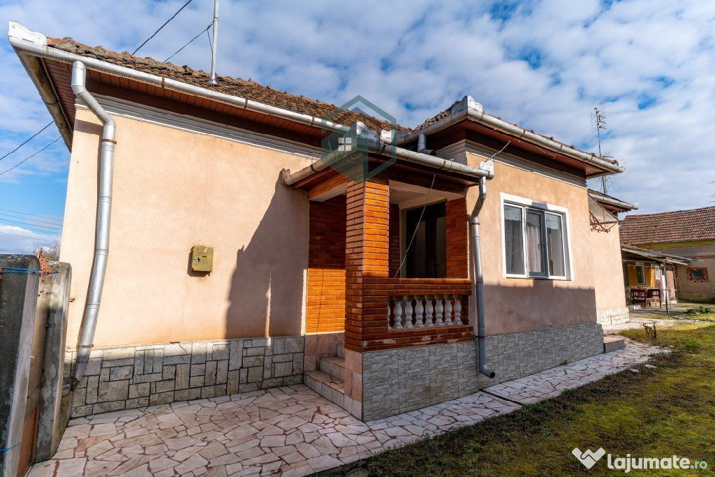 Casa / Vila cu 4 camere de vanzare Barcea Mica, jud.Huned...