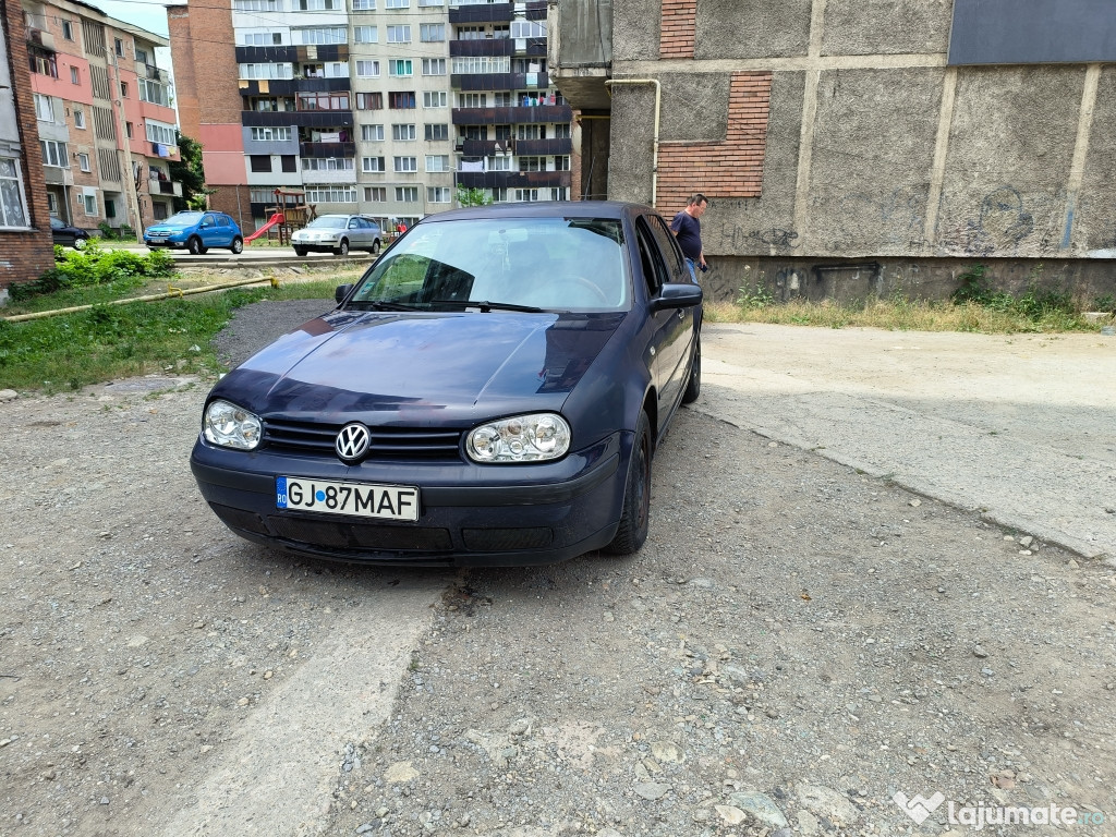 Vand Schimb Golf 4 1.4 benzina 2003.