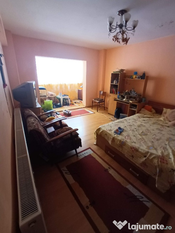 Apartament cu 2 camere decomandat pe Valea Prahovei