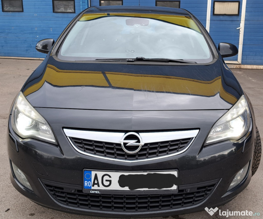 Opel Astra J 2012