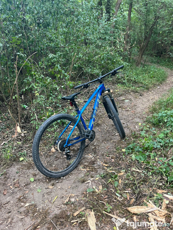 Vand bicicleta TREK