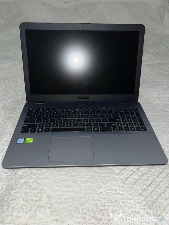 Laptop Asus F542U