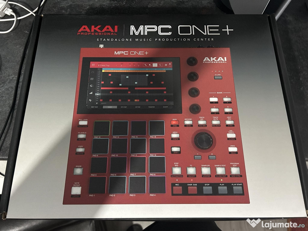 Vând AKAI MPC ONE + Controler MIDI.