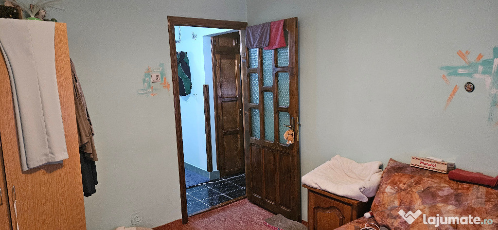 Vand apartament de 4 camere decomandat in Deva, etaj 2, 83 mp, 2 bai