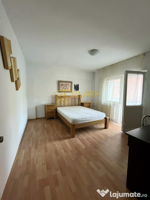 Apartament cu 2 camere decomandat cu CT - Targu Cucu