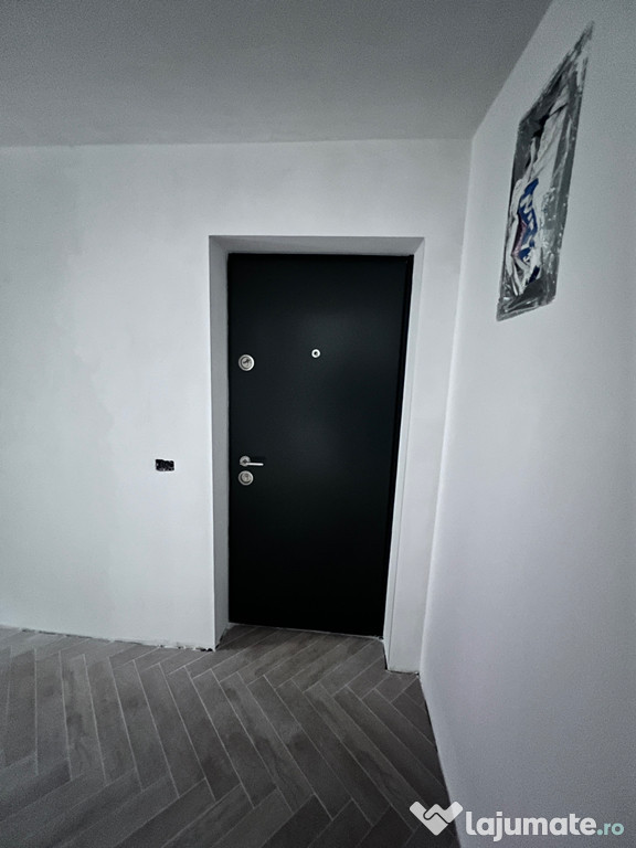 Apartment de vânzare cu 4 camere!