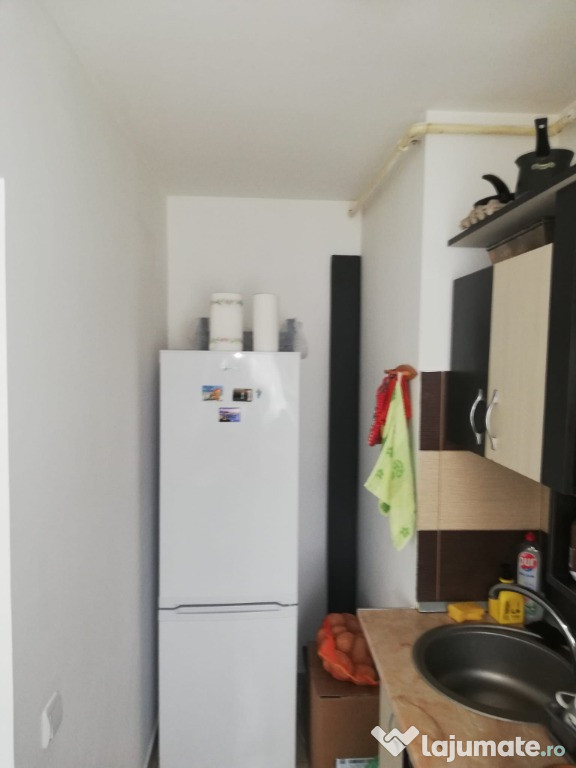 Vand apartament 2 camere