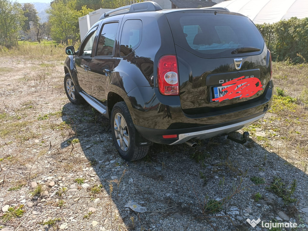 Vând Dacia Duster