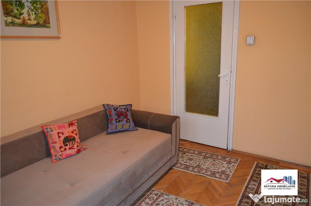 Apartament 4 Camere si 2 Bai de Zona Semicentrala