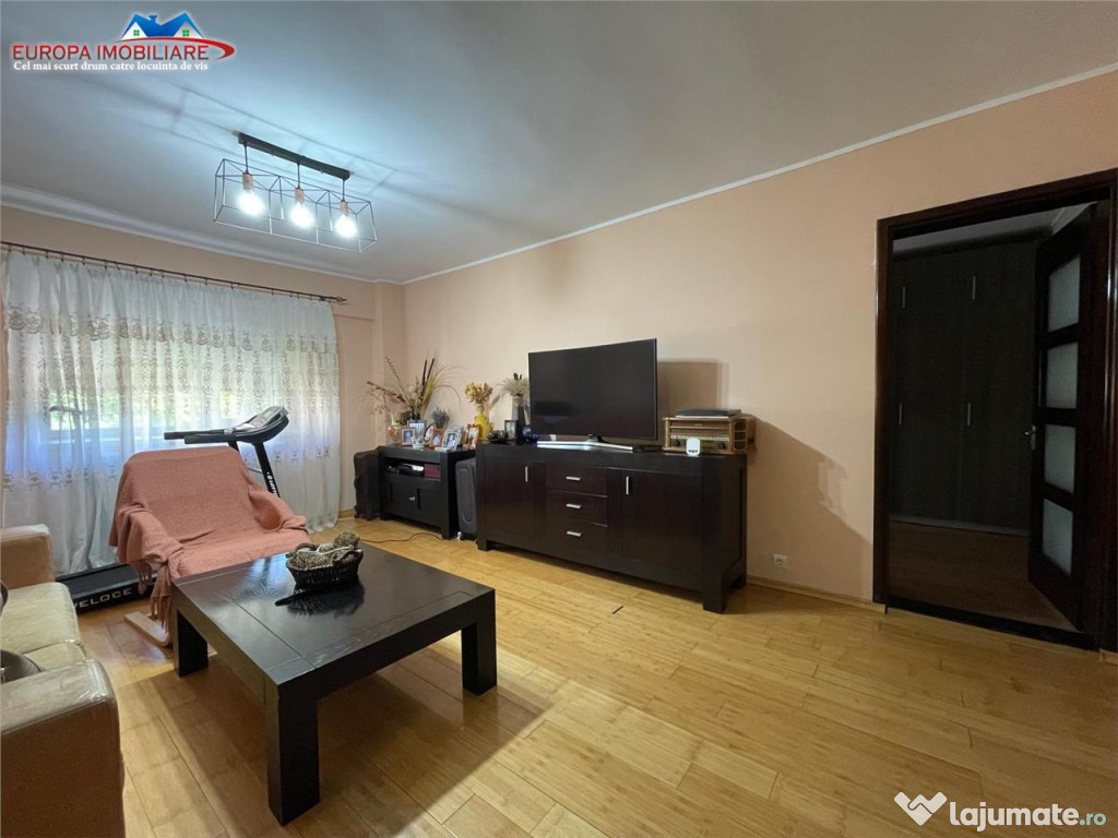 Apartament 4 camere de zona Pelican Tulcea