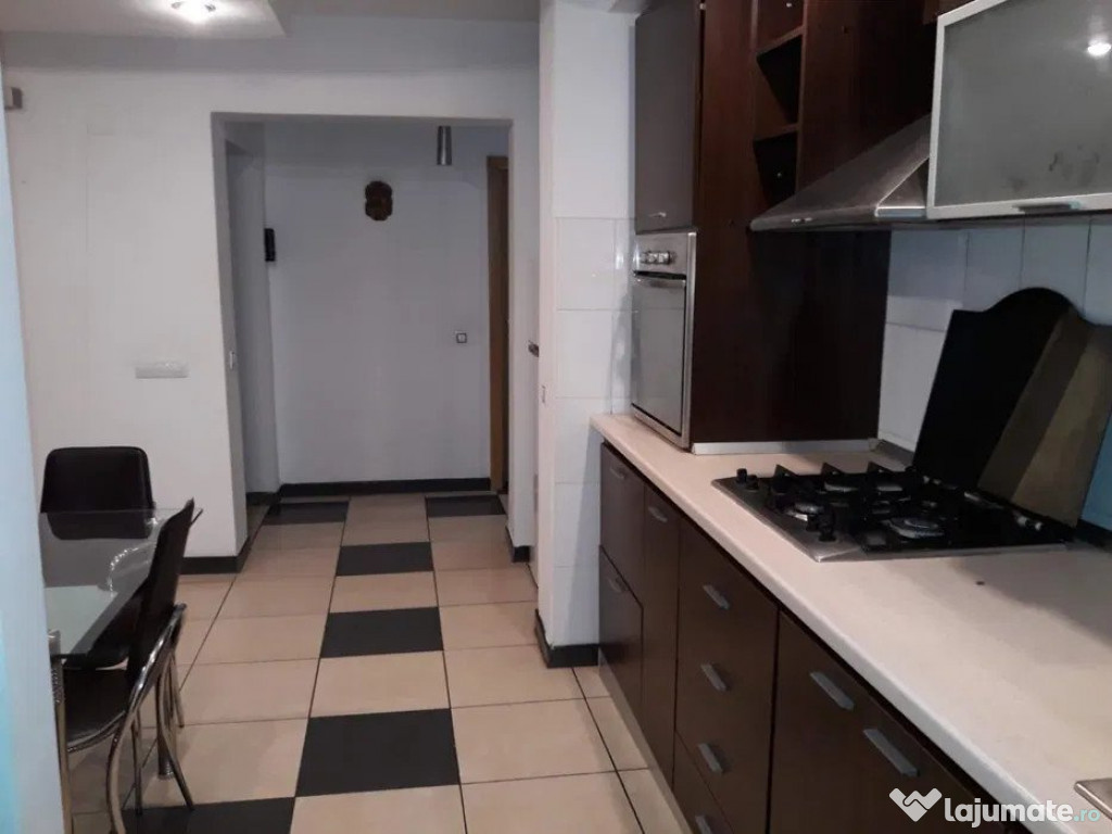 Apartament 3 camere 2 bai decomandat Gara- Arcu