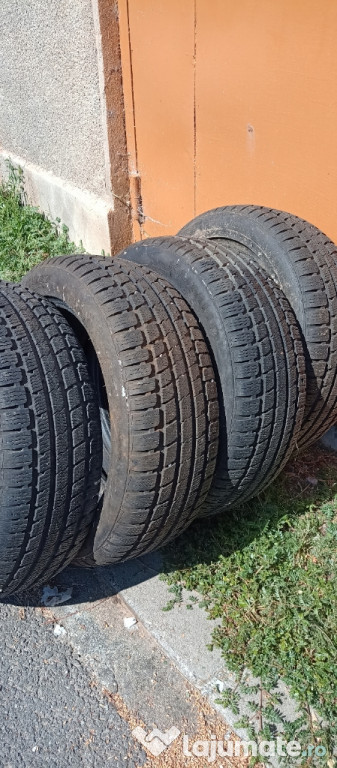 Set anvelope iarnă 205/55 R 17