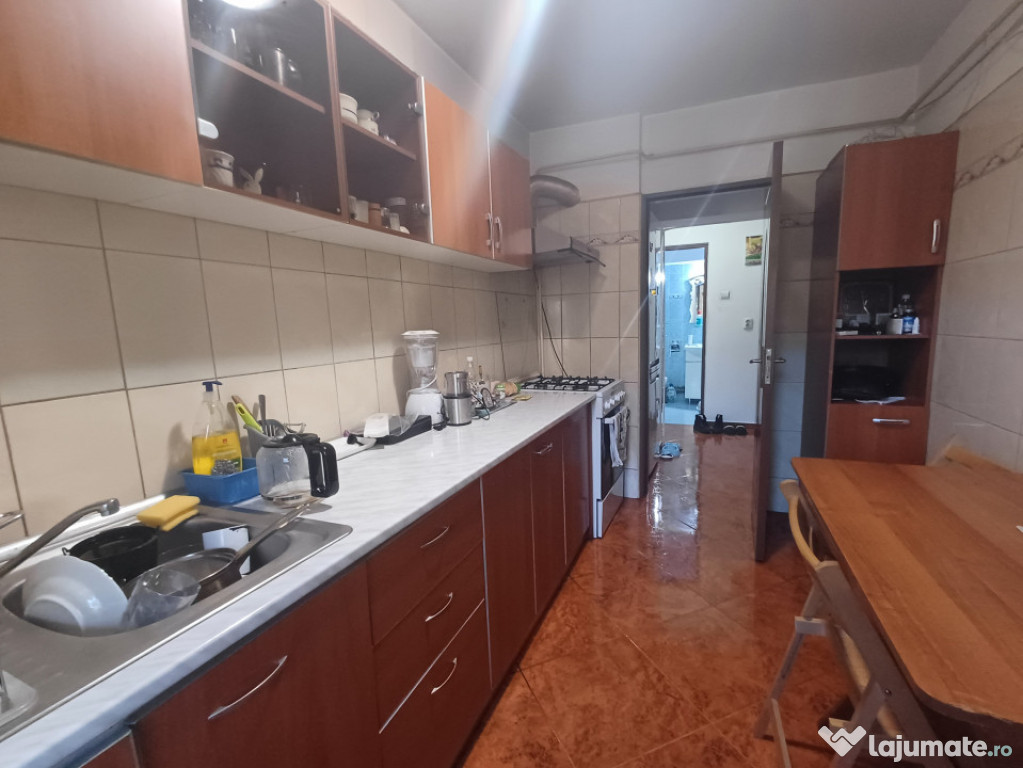 Apartament 2 camere, decomandat, etaj 2, zona Moara de Foc,