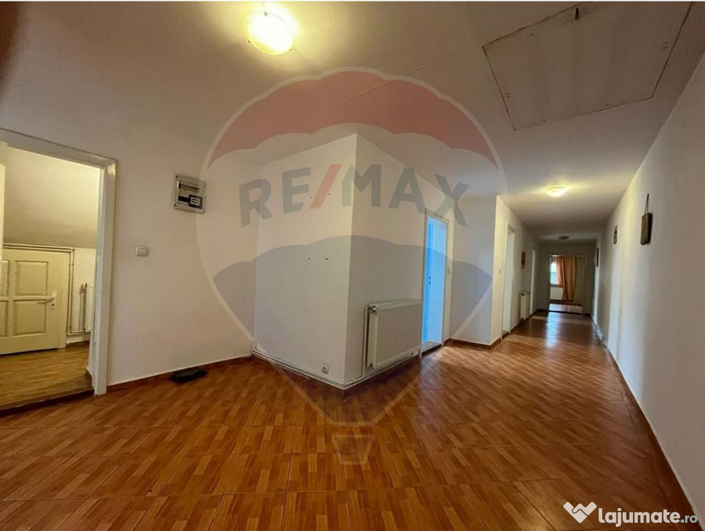 Apartament 3 camere decomandate la casa - zona Poplacii -...