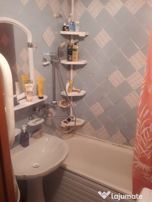 Apartament cu 3 camere in zona Colentina