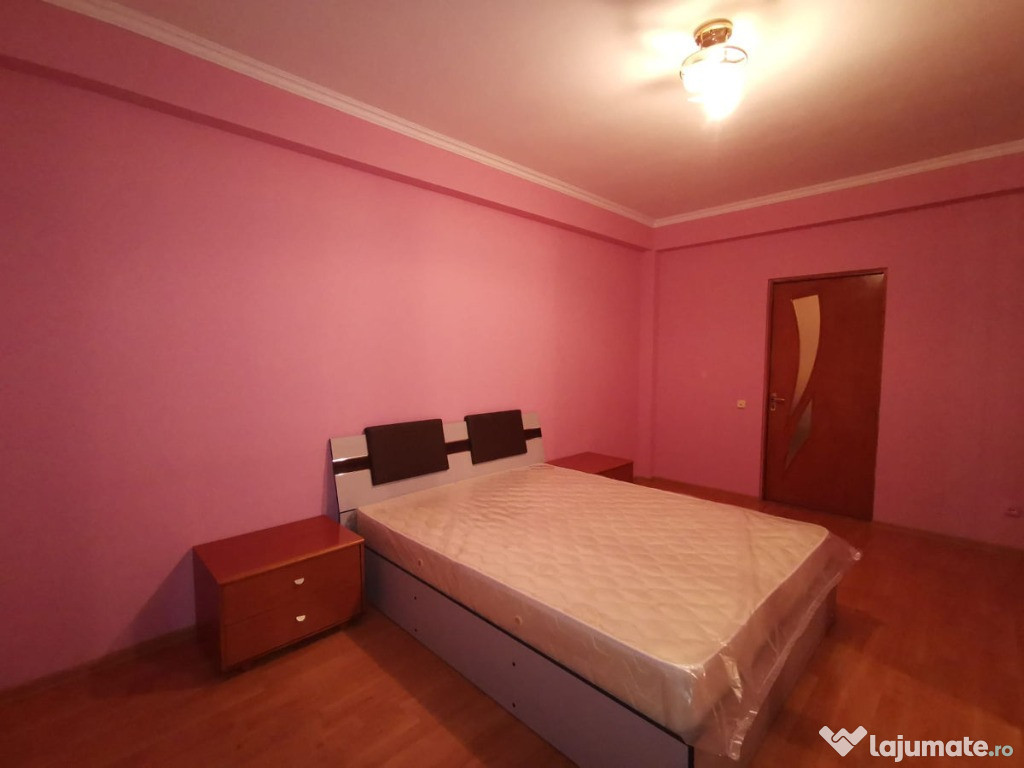 Apartament cu 3 camere in zona Drumul Taberei