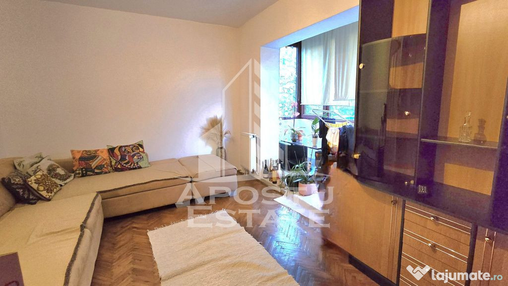 Apartament cu 2 camere, decomandat, centrala proprie, zon...