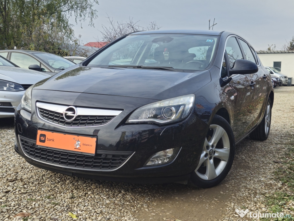 Opel Astra J 1.6 benzina 2010 Bixenon Led Senzori