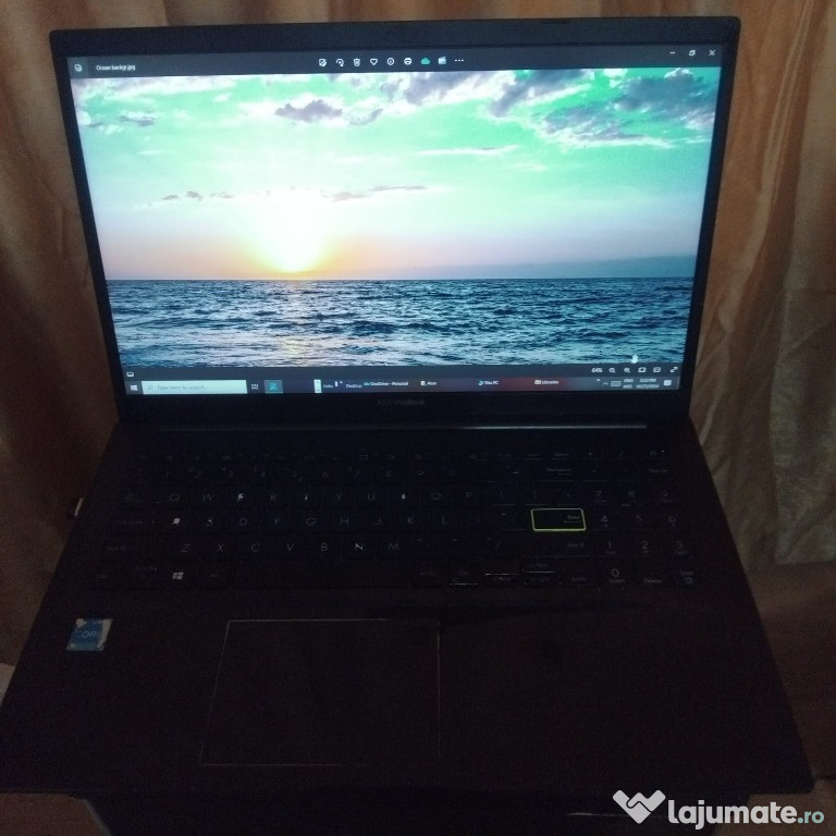 Asus Vivobook.KV513E, IC 3.00GHz, Discount 50 % .STARE NOUA ! URGENT !