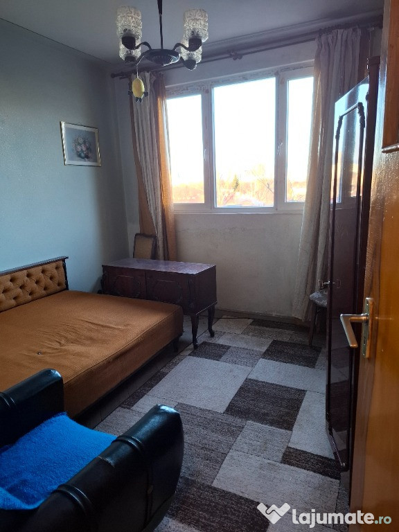 Vanzare apartament 2 camere Calea Grivitei 69.000 euro negociabil